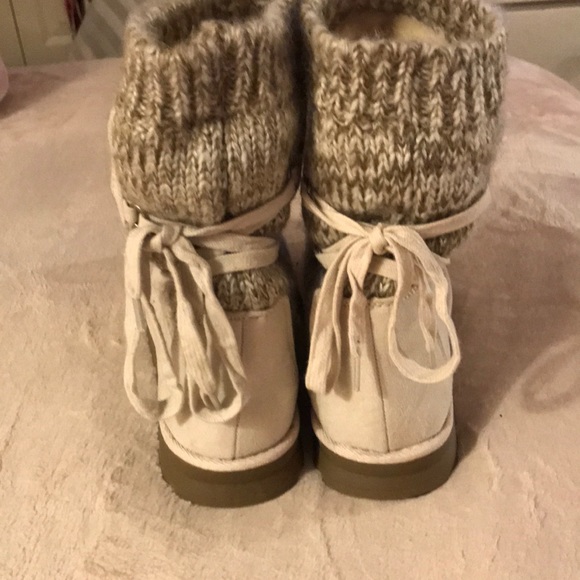 Super cute boots 🍭 CLOSET CLOSING 🍭 - Picture 4 of 5